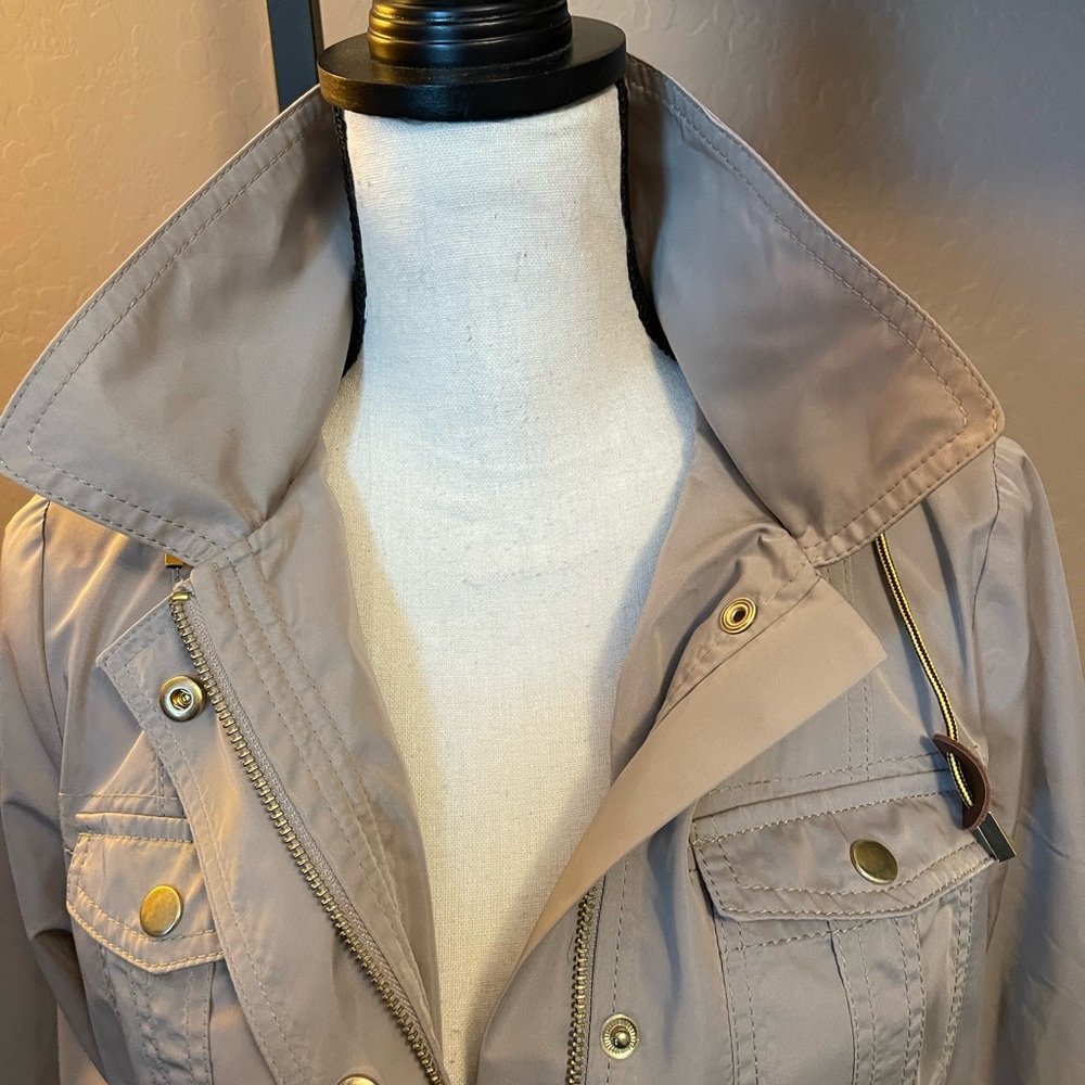 Very Classy Lightweight Talbots Jacket - image 6